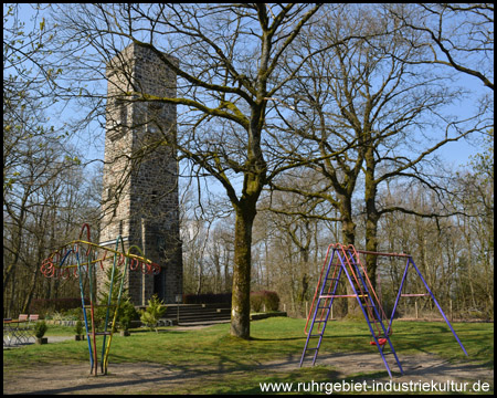 Kaiser-Friedrich-Turm, leider von unten schwer ganz zu sehen