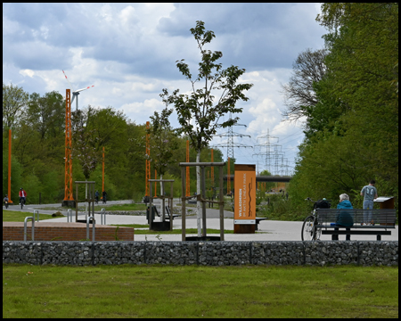 Beginn eines Radweges auf alter Bahntrasse