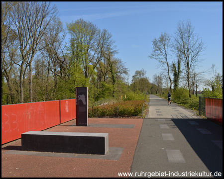 Informations- und Raststation kurz vor dem Ziel (Blick zurück)