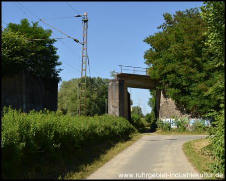 Fehlende Brücke des Alleenradwegs über die Bahn Unna-Hamm