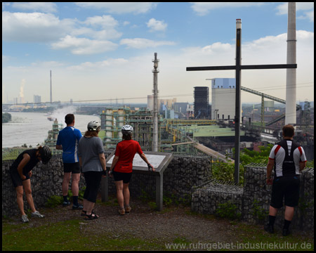 Nördlicher Aussichtspunkt mit ehemaligem Kreuz 