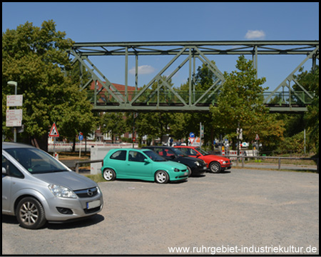 Brücke vom Parkplatz der Zeche Carl gesehen