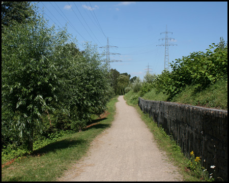 Verlängerung des Angerparks zum Rheinportal