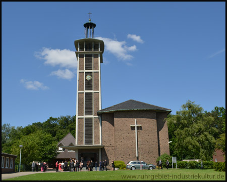 Grubenlampen-Kirchenturm der Martin-Luther-Kirche