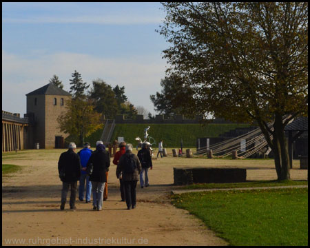 Begehbare Stadtmauer am Amphitheater