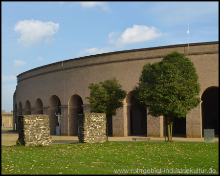 Teilrekonstruiertes Amphitheater