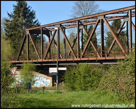 Die bereits bekannte Brücke in Merklinde – Ende des Radwegs