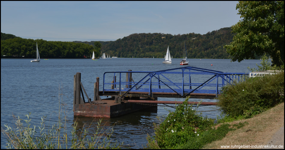 Anlegestelle am Yachthafen von Heisingen