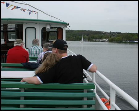 Rückfahrt zum Ausgangspunkt mit dem Fahrgastschiff