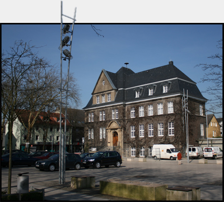 Rathaus von Holzwickede – Startpunkt am Emscherpark