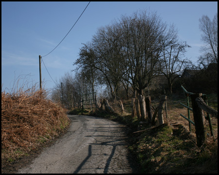 Aufstieg auf ländlichen Nebenstraßen