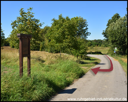 Informationstafel zur alten Pferdebahn (Blick zurück)