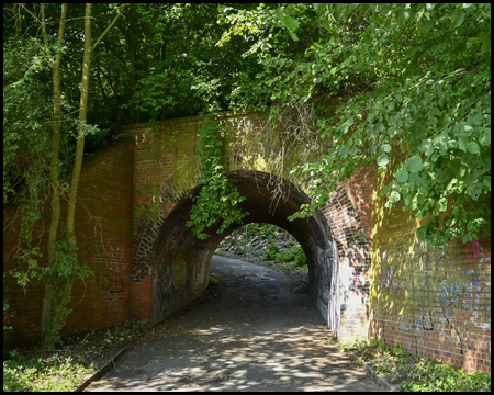 Tunnel unter der Veltenbahn