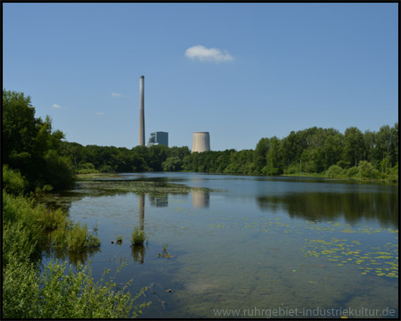 Beversee mit Kraftwerk Bergkamen in Heil