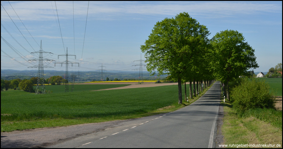 Links blick über das Ruhrtal ins Sauerland, rechts ins Münsterland nach Unna und Dortmund