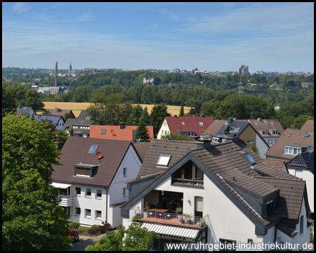 Aussicht ins Ruhrtal zur Horster Mühle (links mit Schornstein)