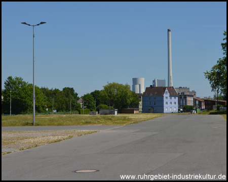 Weitläufiges, verlassenes Areal mit Blick nach Altcrange