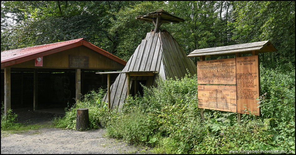 Am Holzkohlemeiler in der Haard