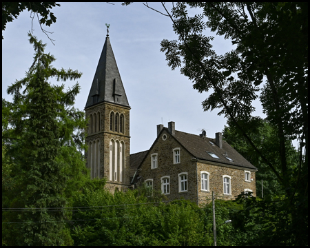 Kirche St. Engelbert in Niederbonsfeld