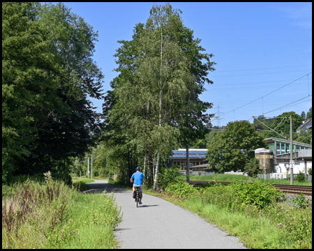 Radfahrer auf dem Deilbachweg