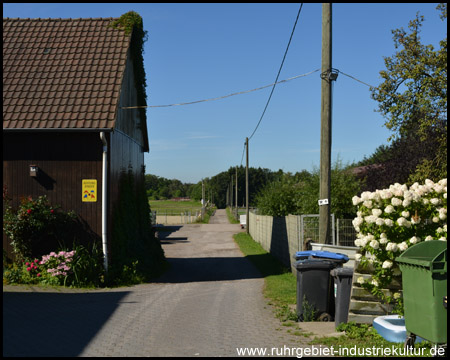 Am offiziellen Beginn des Weges an der B234