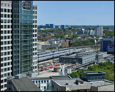 Hauptbahnhof und Harenberg-City-Center vom Dortmunder U gesehen