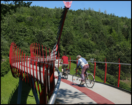 Drachenbrücke auf die Halde Hoheward