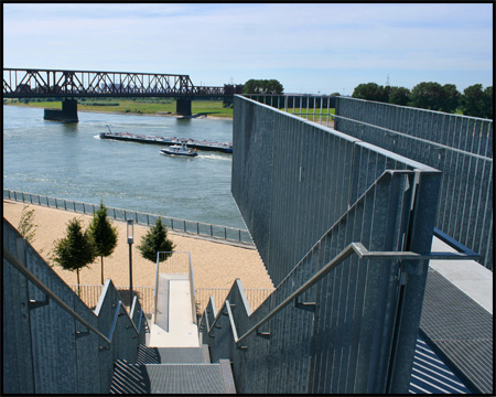 Hochfelder Brücke von der Promenade gesehen