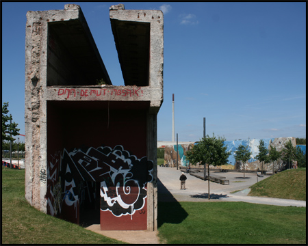 Betonruinen eines Sinterbunkers