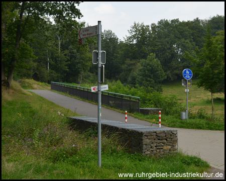 Beginn des Radwegs auf der Elbschetalbahn in Albringhausen