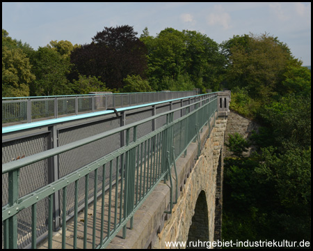 Radweg auf dem Elbschetalviadukt