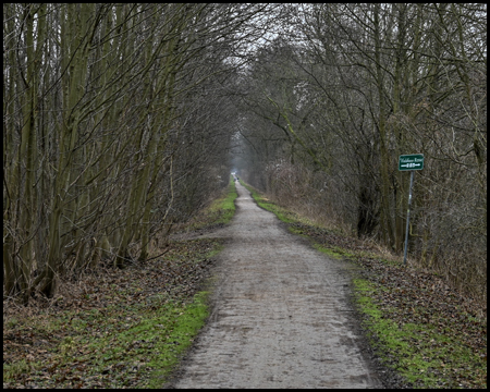 Weg auf alter Bahntrasse