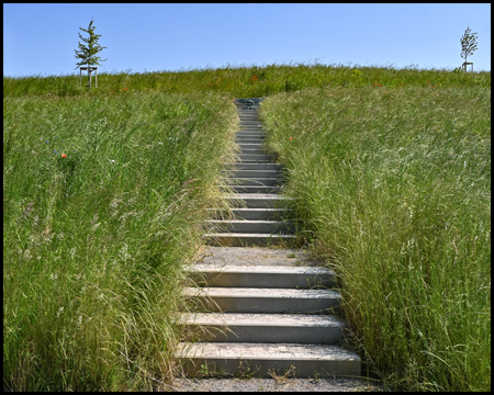 Treppe auf einen Berg