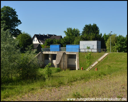 Stauwehr des Rückhaltebeckens – im Ruhemodus