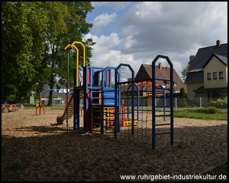 Spielplatz am Wegesrand