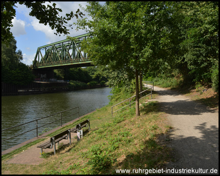 Von nun an am Ufer des Rhein-Herne-Kanals