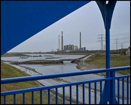 Emscherdelta in Voerde von der blauen Brücke gesehen