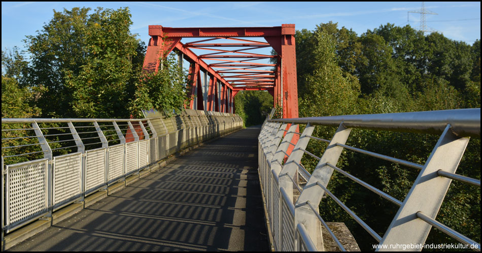 Pfeilerbrücke der Erzbahntrasse