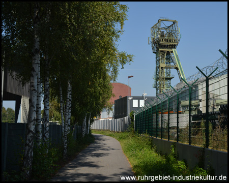 Heute kreuzungsfreie Durchquerung eines Industriegebietes