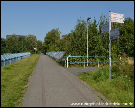 Brücke über die Autobahn A40