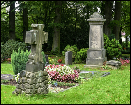 Grabstätten auf einem Friedhof