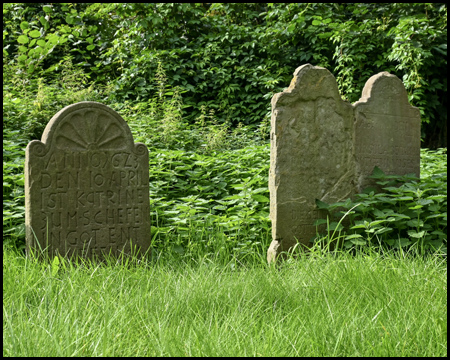 Ältester Grabstein vom Ümminger Friedhof