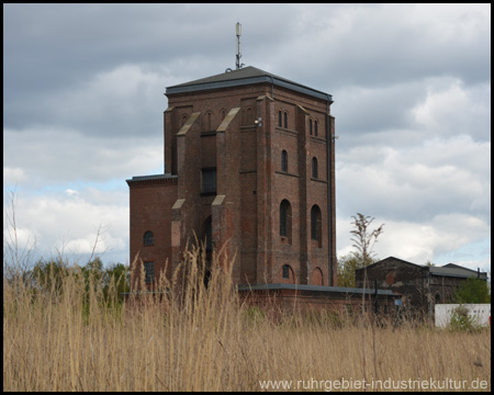 Burgähnliche Architektur des alten Förderturms von Schacht I