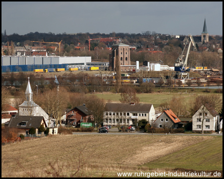 Malakowturm der Zeche Fürst Hardenberg am Dortmund-Ems-Kanal – gesehen vom Deusenberg