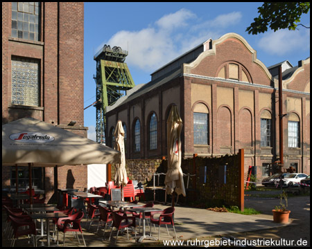 Maschinenhalle der Zeche Fürst Leopold von außen