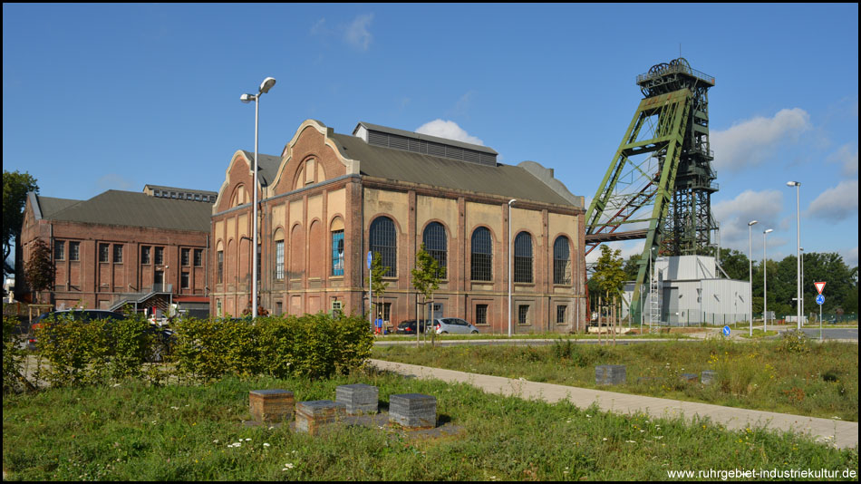 Maschinenhallen und Förderturm der Zeche Fürst Leopold