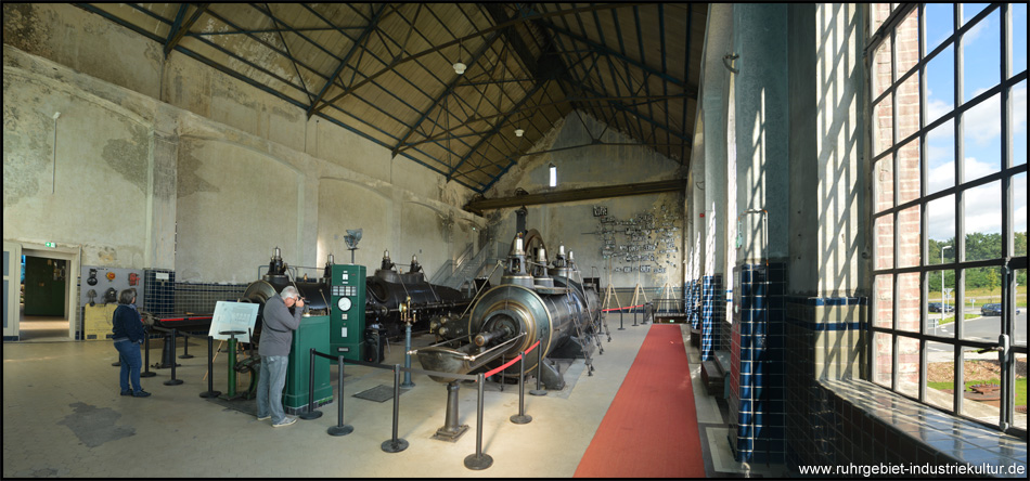 Zwillings-Dampfmaschine von 1912 im östlichen Maschinenhaus