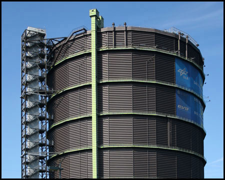 Oberes Drittel des großen Gasometers von Oberhausen