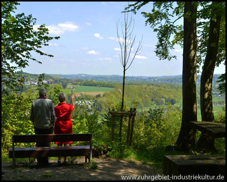 Freigeschnittener Blick an einem Rastplatz