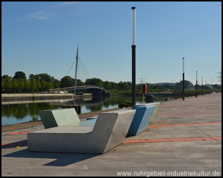 Hafen Bismarck: Promenade am Hafenbecken